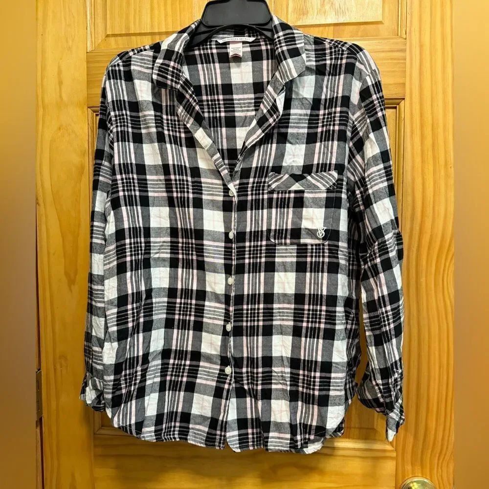 Victoria’s Secret black/pink/white/ sparkle thread button down pj shirt size M
